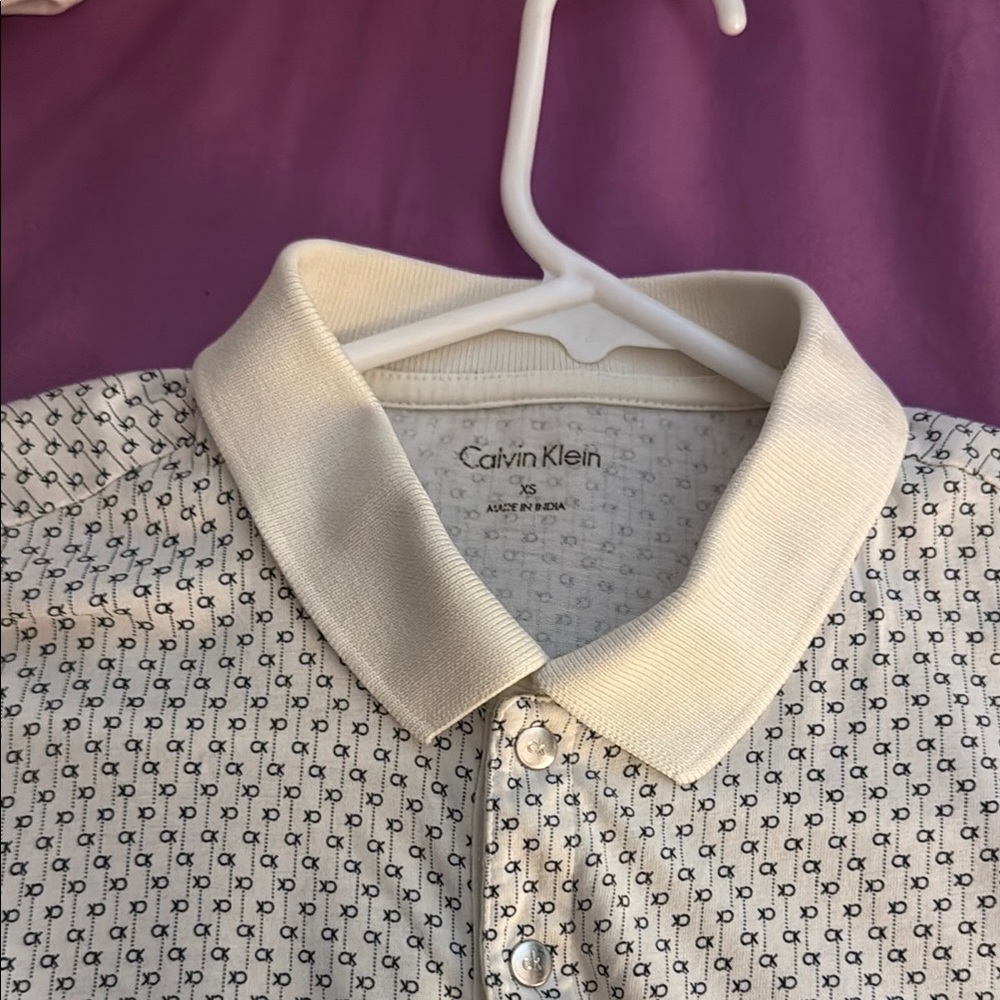 Calvin Klein Cream Polo with Textured Elegance (XS)